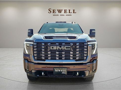 Used 2024 GMC Sierra 2500 Denali Ultimate w/ Max Trailering Package AWD/4WD image 8