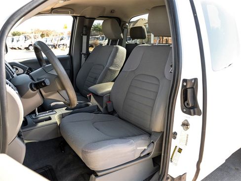 Used 2019 Nissan Frontier S image 28