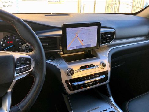 Used 2022 Ford Explorer Timberline image 6