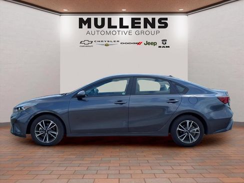 Used 2023 Kia Forte LXS FWD image 8
