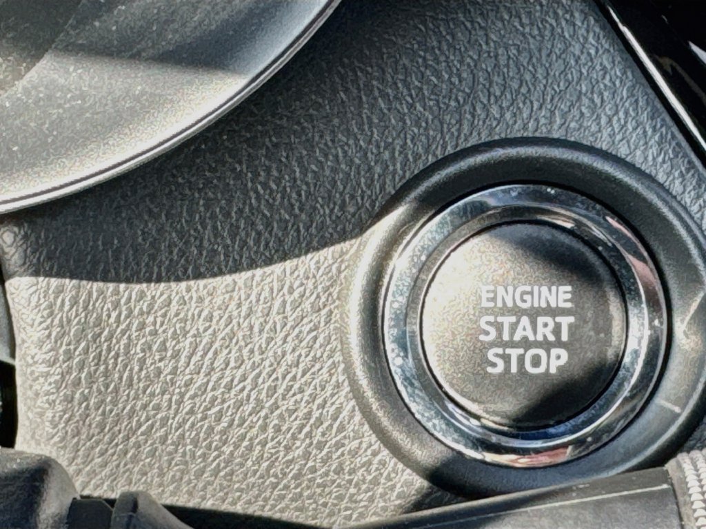 Used 2020 Toyota C-HR XLE FWD image 18