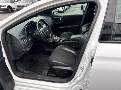 Used 2015 Chrysler 200 S w/ Comfort Group image 21