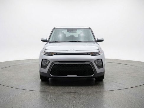 Used 2025 Kia Soul LX w/ LX Technology Package image 2