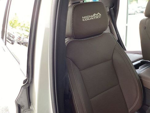 Used 2022 Chevrolet Tahoe High Country AWD/4WD image 15