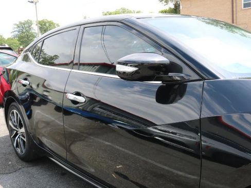 Used 2019 Nissan Maxima 3.5 SV w/ Floor Mat Group FWD image 3