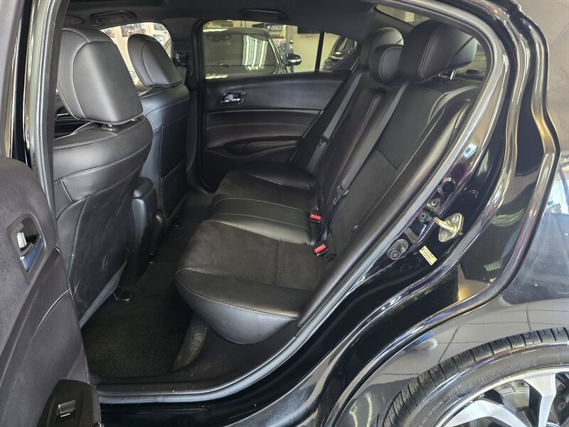 Used 2017 Acura ILX FWD image 11