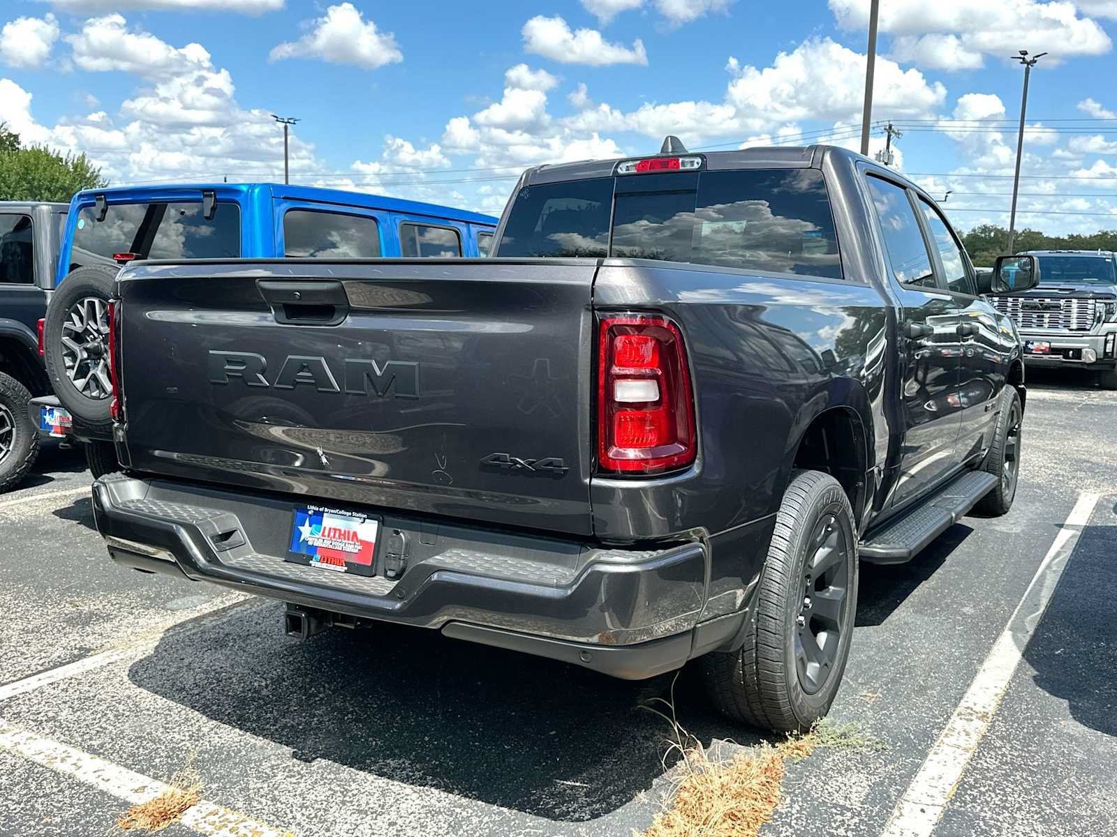 New 2026 RAM 1500 Express AWD/4WD image 5