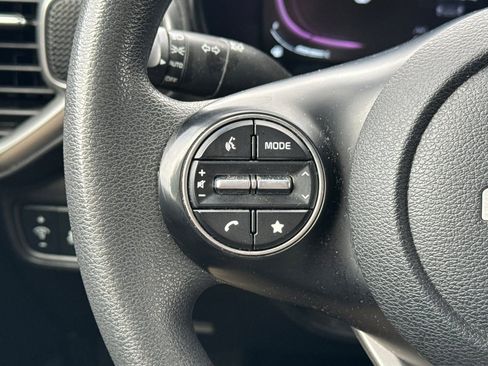 Used 2023 Kia Soul LX w/ Option Group 015 FWD image 36