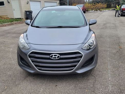 Used 2017 Hyundai Elantra GT image 8