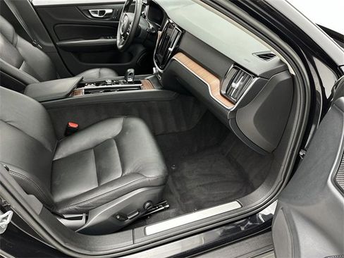 Certified 2023 Volvo V60 B5 Cross Country Plus w/ Climate Package image 25