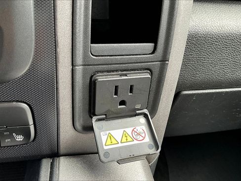 Used 2017 RAM 1500 Rebel w/ Luxury Group image 18