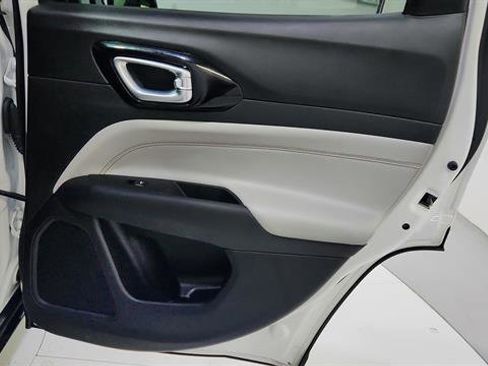 Used 2025 Jeep Compass Limited image 28