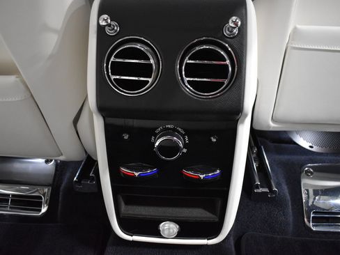 Certified 2024 Rolls-Royce Cullinan AWD/4WD image 31