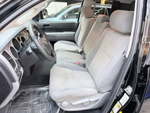 Used 2013 Toyota Tundra 4x4 Double Cab w/ Tow Pkg image 16