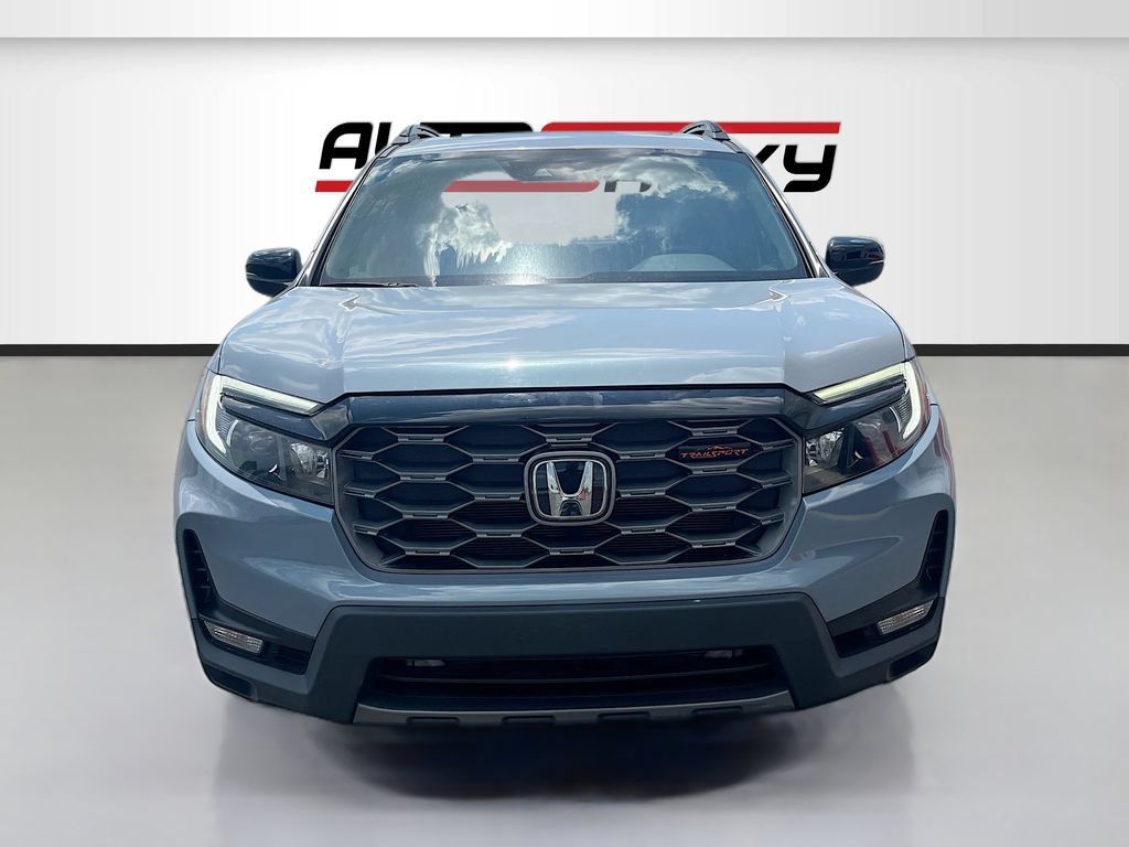 Used 2022 Honda Passport TrailSport image 2