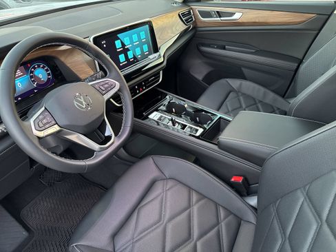 New 2026 Volkswagen Atlas SE FWD image 20