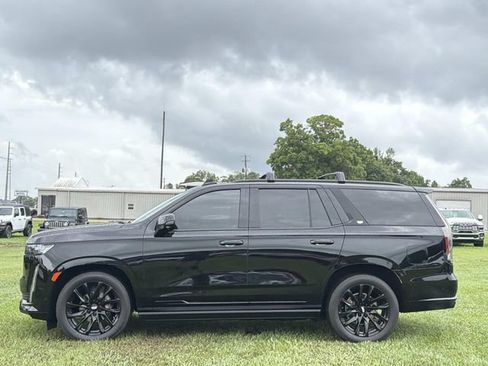 Used 2024 Cadillac Escalade Sport w/ Touring Package AWD/4WD image 12