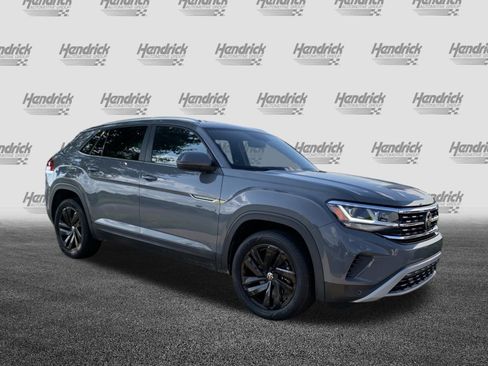 Used 2023 Volkswagen Atlas Cross Sport SE w/ Black Wheel Package FWD image 2