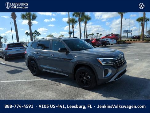New 2026 Volkswagen Atlas Peak Edition image 1