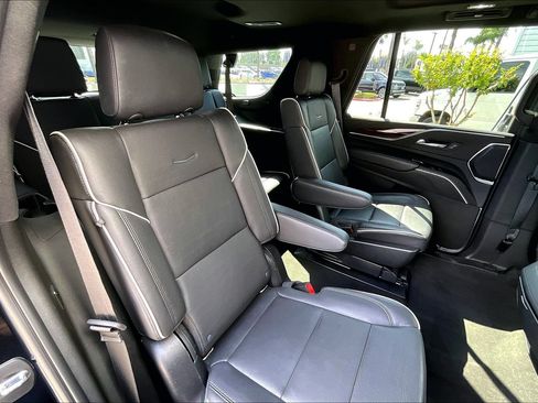 Used 2022 Cadillac Escalade Premium Luxury w/ Performance Package AWD/4WD image 27