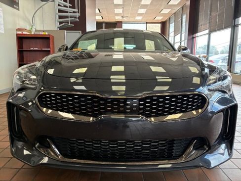 Used 2022 Kia Stinger GT1 RWD image 4