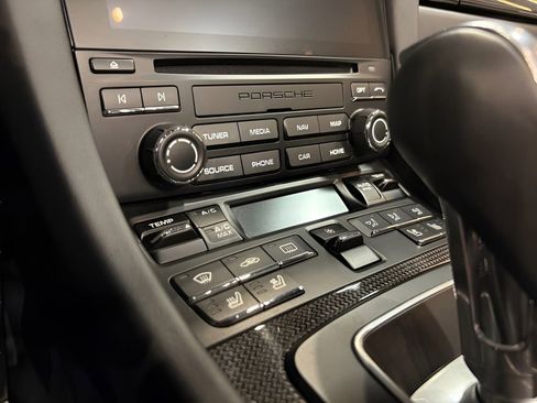 Used 2018 Porsche 911 Turbo S image 39