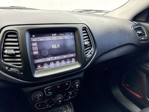 Used 2018 Jeep Compass Trailhawk w/ Leather Interior Group image 17