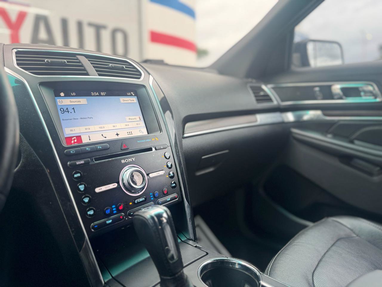 Used 2017 Ford Explorer Limited w/ Equipment Group 301A FWD image 54