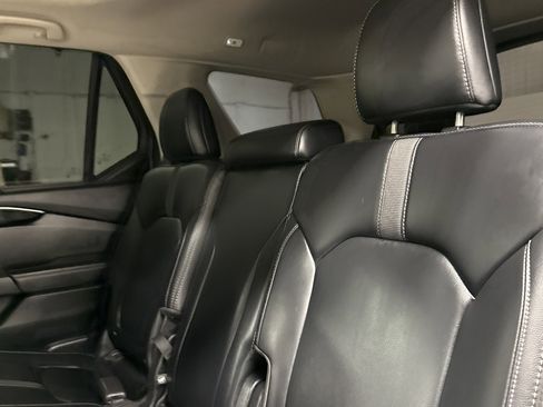 Used 2023 Honda Pilot Touring image 13