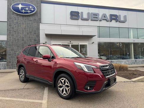 Used 2024 Subaru Forester Premium image 1