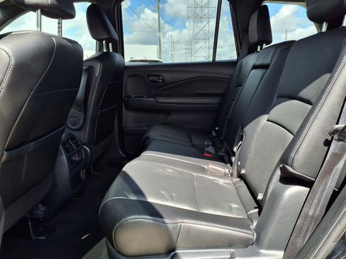 Used 2023 Honda Passport EX-L image 12