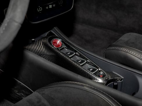 Used 2023 McLaren Artura image 57