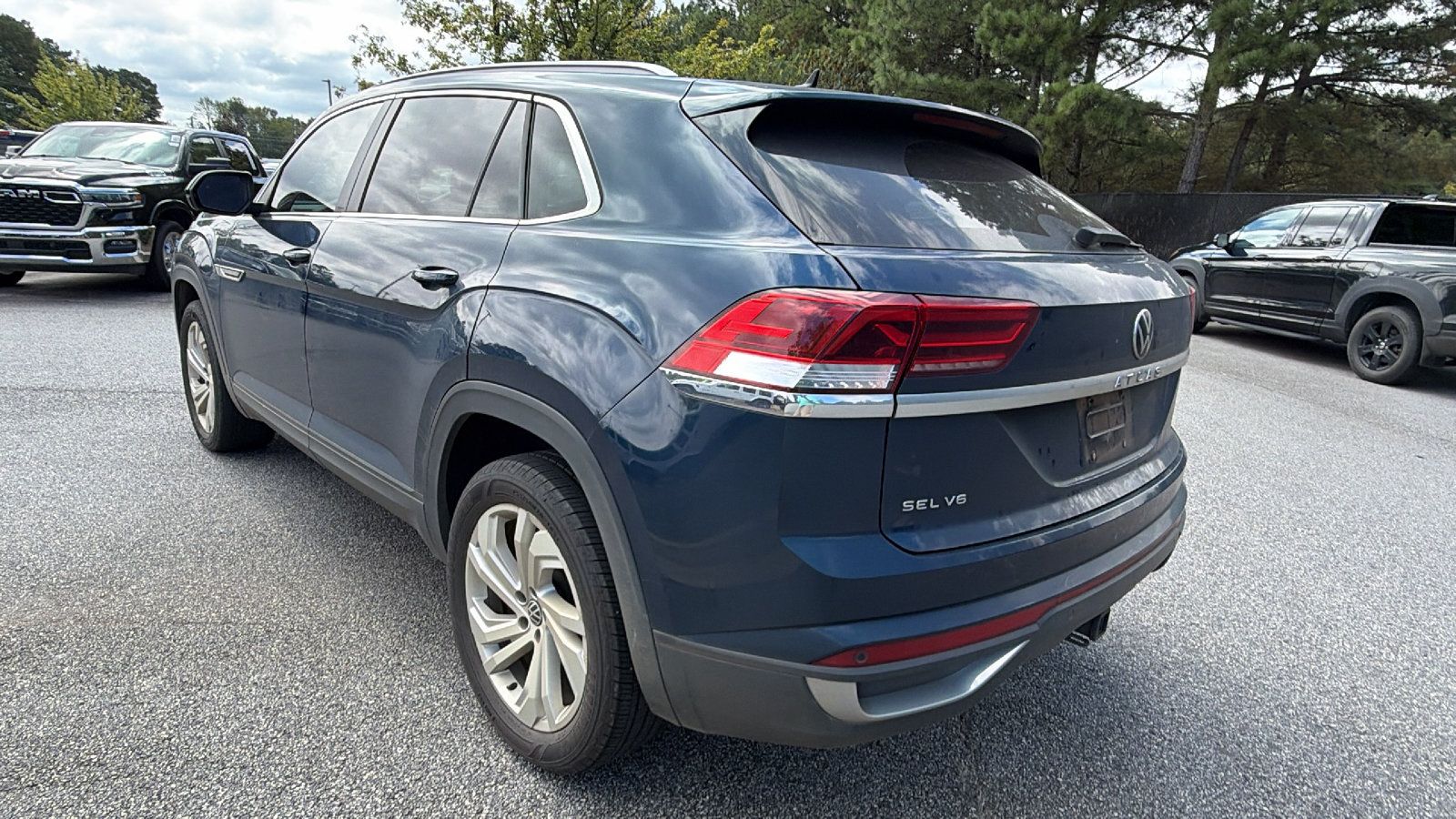 Used 2021 Volkswagen Atlas Cross Sport SEL FWD image 10