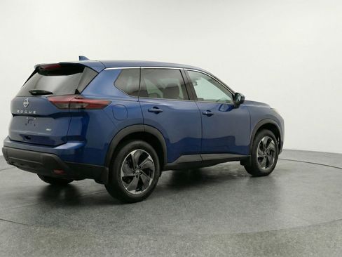 Used 2025 Nissan Rogue SV image 9