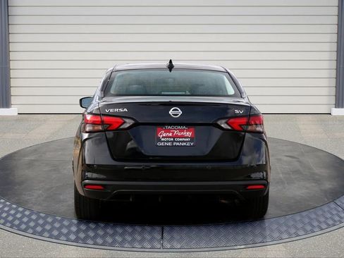 Used 2021 Nissan Versa SV image 6