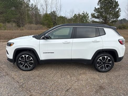 Used 2024 Jeep Compass Limited image 5