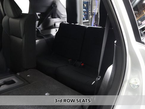 New 2025 Mitsubishi Outlander ES image 7