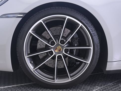 Used 2020 Porsche 911 Carrera 4S AWD/4WD image 14