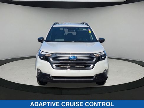 Used 2025 Subaru Forester Premium image 9