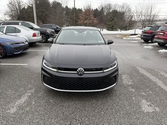 Certified 2025 Volkswagen Jetta SE video 2