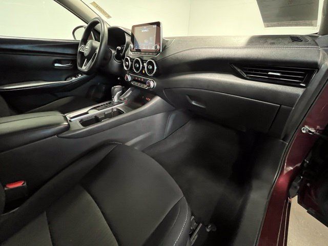 Used 2025 Nissan Sentra SV FWD image 10
