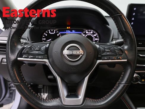 Used 2023 Nissan Altima 2.5 SR w/ SR Premium Package FWD image 10