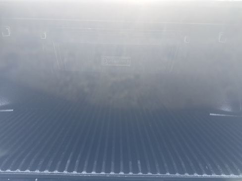 Used 2020 RAM 1500 Classic SLT AWD/4WD image 7