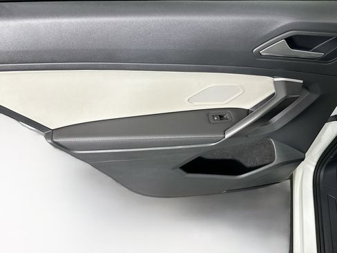 Used 2024 Volkswagen Tiguan S image 25