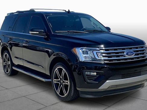 Used 2021 Ford Expedition XLT image 3
