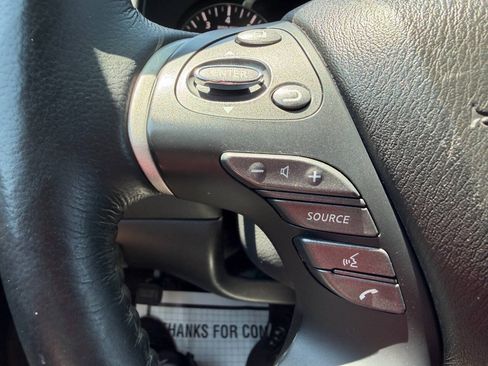 Used 2020 Nissan Pathfinder SL FWD image 20