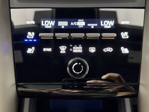 Used 2025 Porsche Macan Turbo Electric image 20