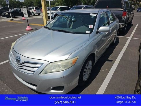 Used 2010 Toyota Camry FWD image 1