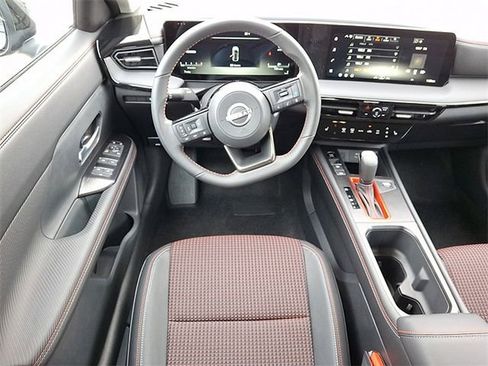 New 2026 Nissan Kicks SR w/ Cold Weather Package image 32