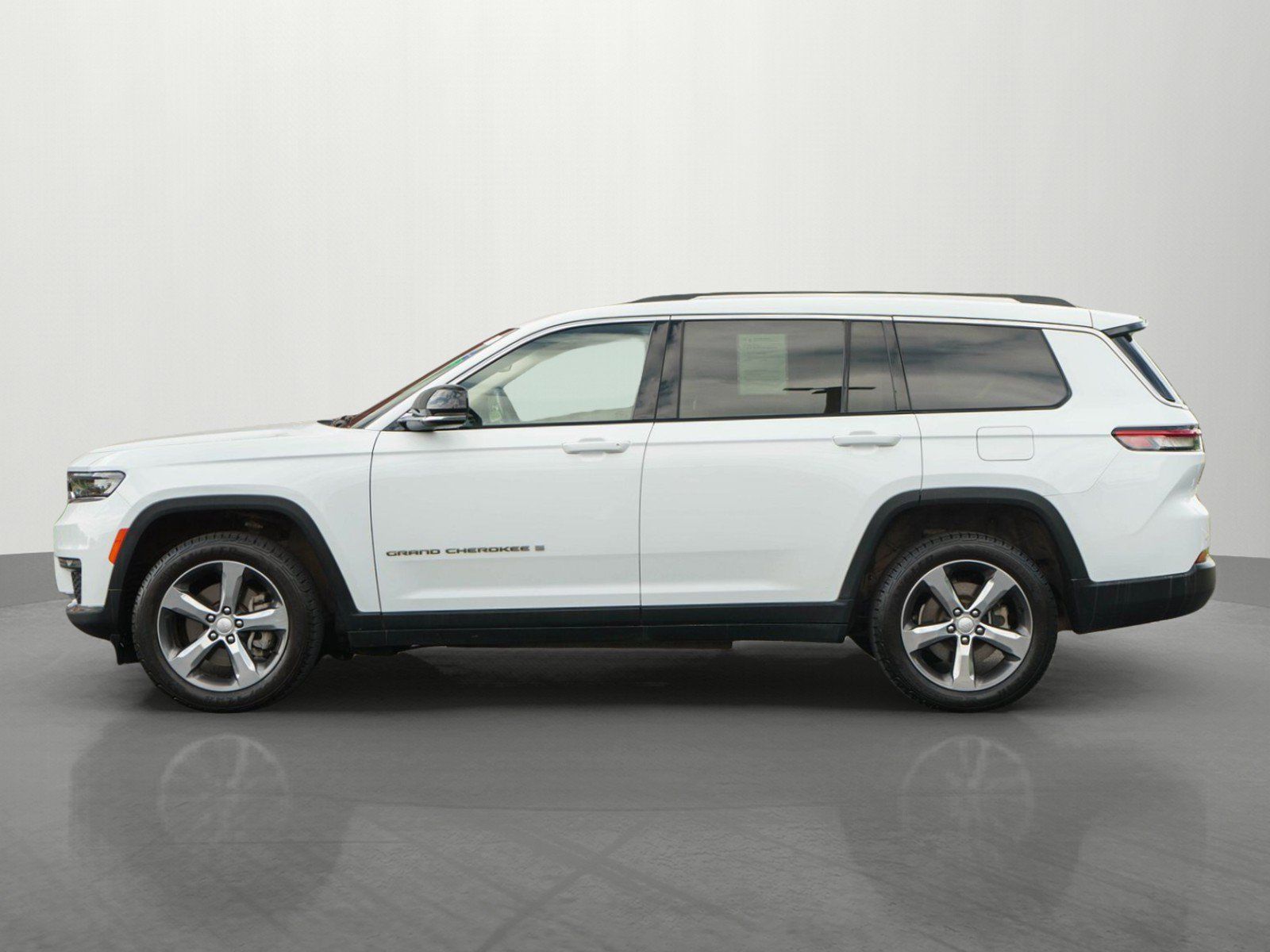 Used 2022 Jeep Grand Cherokee L Limited AWD/4WD image 4